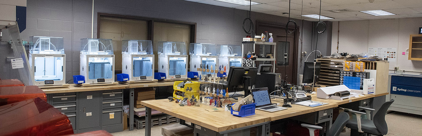 lab with 3D printing instruments